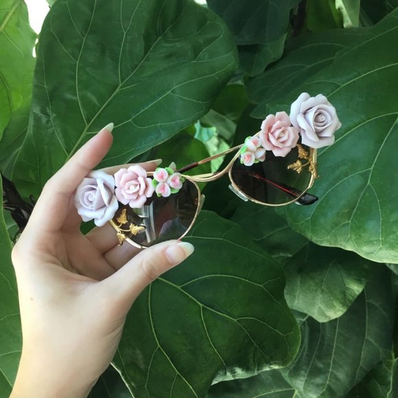 HANDMADE || CERAMIC FLORAL SUNGLASSES - Picture 2 of 3